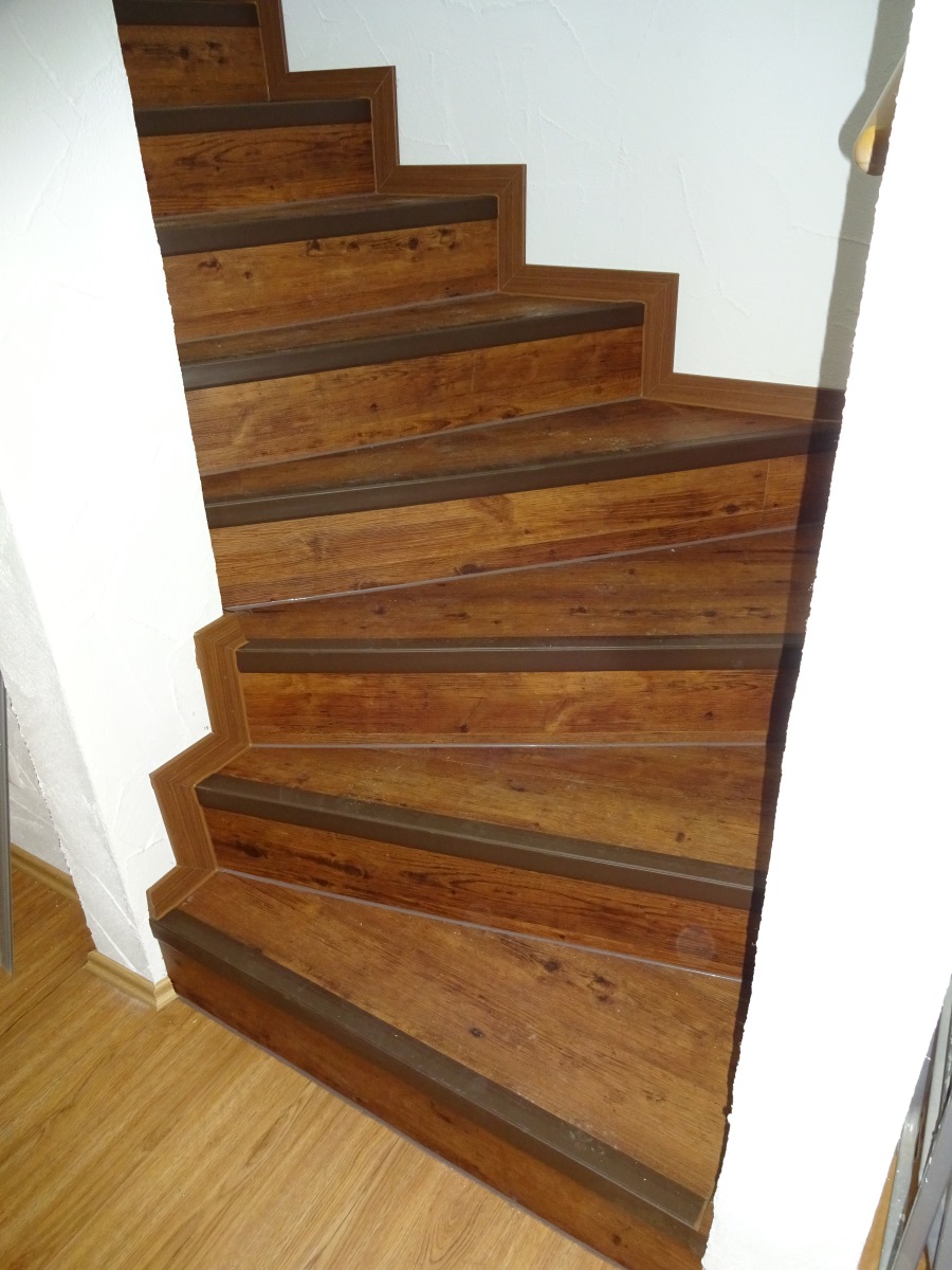 treppe j2